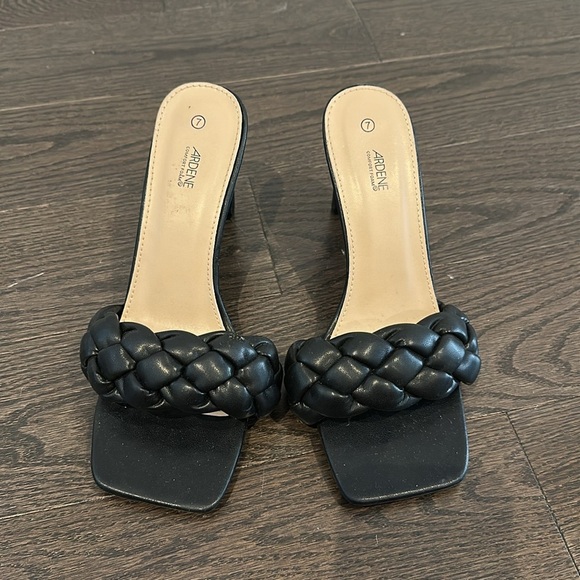 Ardene black kitten mule size 7 - Picture 2 of 4